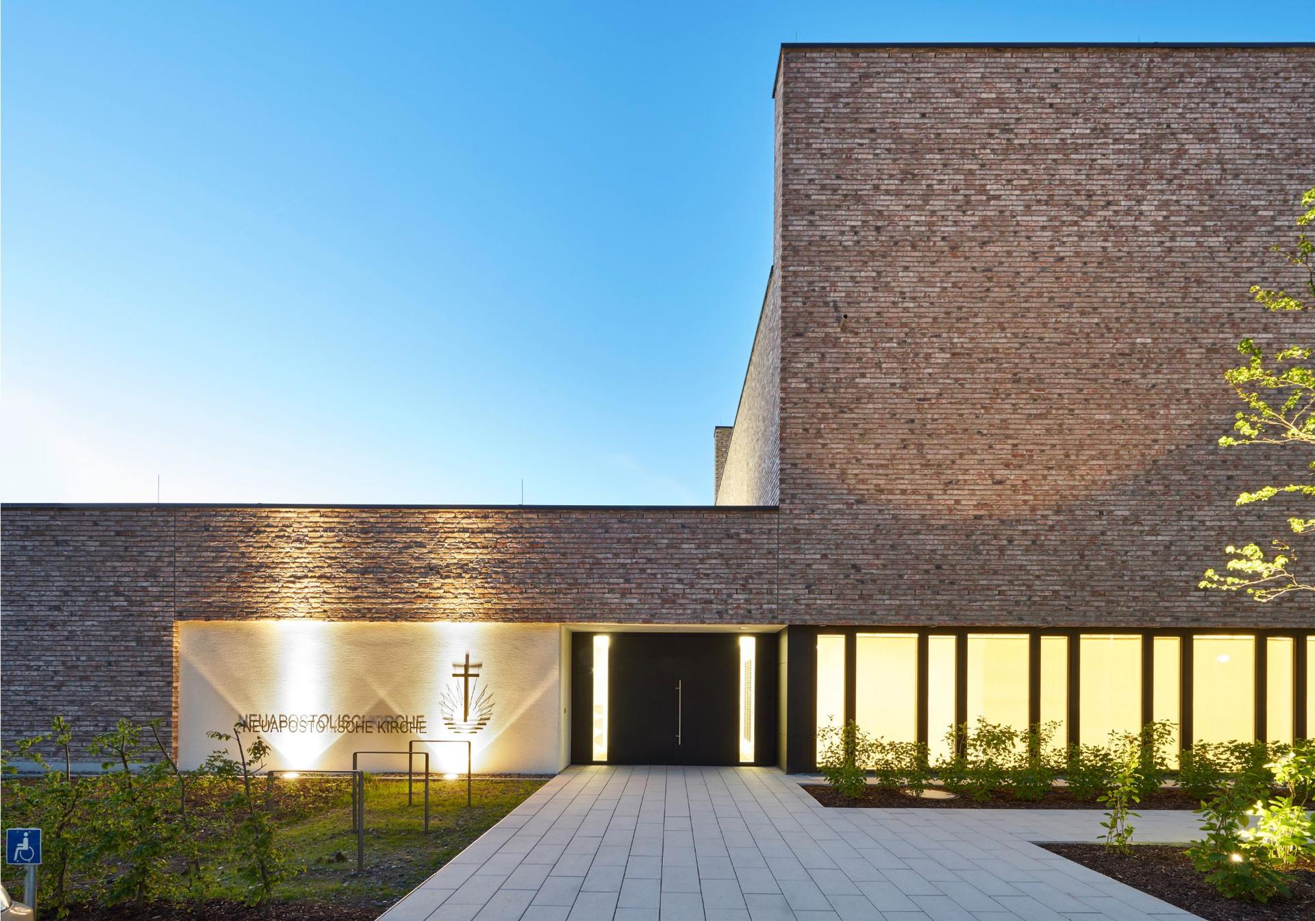 Neoapostolische Kapelle in Kornwestheim | Casalgrande Padana Neoapostolische Kapelle in Kornwestheim | Casalgrande Padana