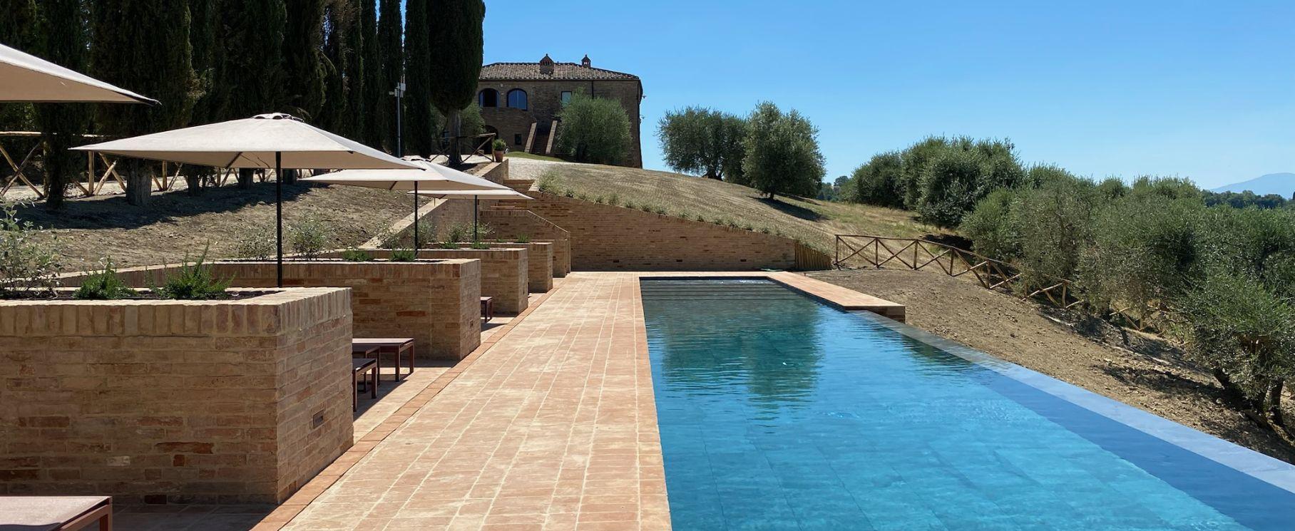 Piscina del Podere Nencione | Casalgrande Padana Piscina del Podere Nencione | Casalgrande Padana