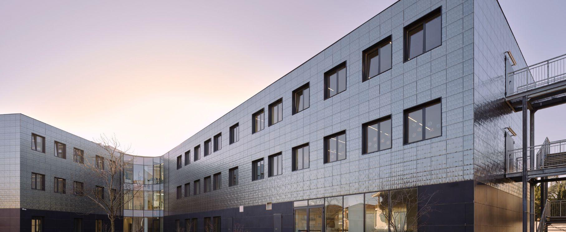 Schulkomplex in Busca | Casalgrande Padana Schulkomplex in Busca | Casalgrande Padana