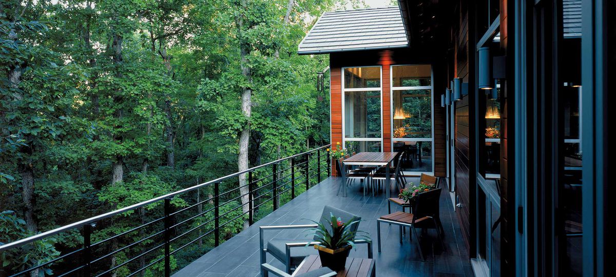 THE LINE HOUSE