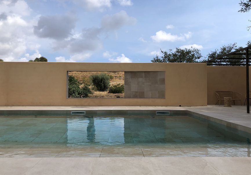 Una piscina nel paesaggio, Catania, Italy