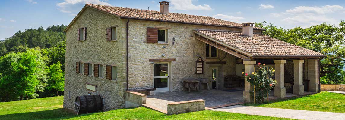 Come arredare la casa di campagna con il gres porcellanato